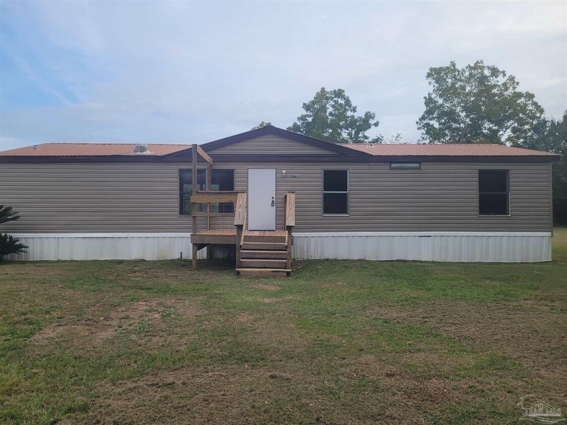 Primary Photo - 5861 Greenwood Rd
