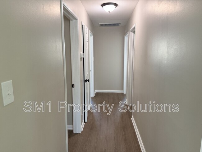 Foto del edificio - 1910 Britton St