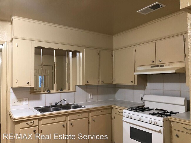 Building Photo - 3 br, 1 bath House - 8405 Roitan Dr.