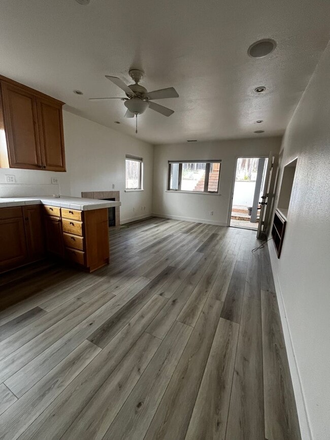 Building Photo - 1611 Castillo St