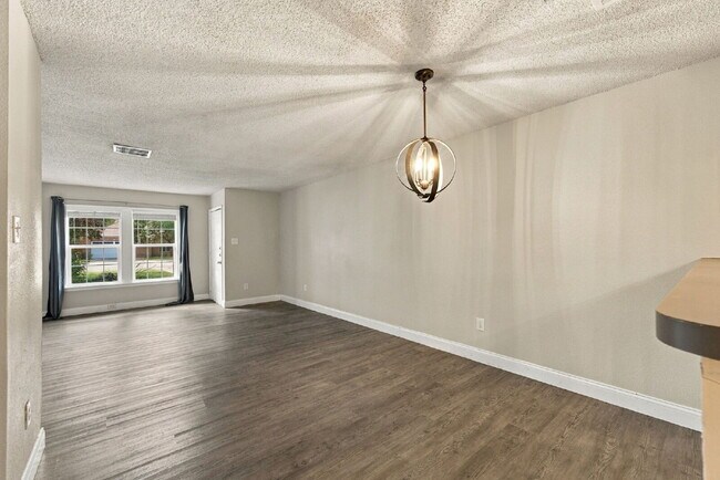 Foto del edificio - 7203 Timbercreek Dr