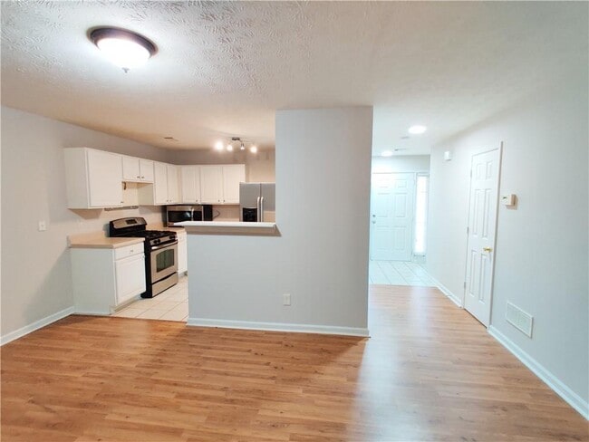 Building Photo - 2740 Waverly Hills Dr