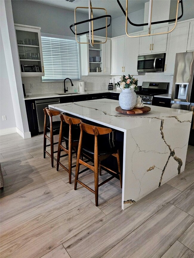 Building Photo - 4425 Elmwood St