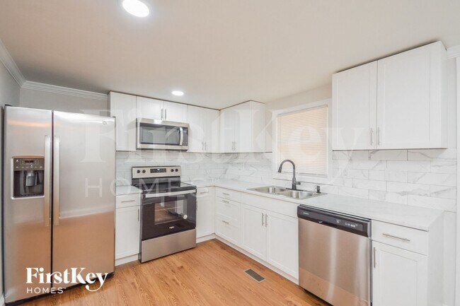 Building Photo - 4687 Clemmons Dr