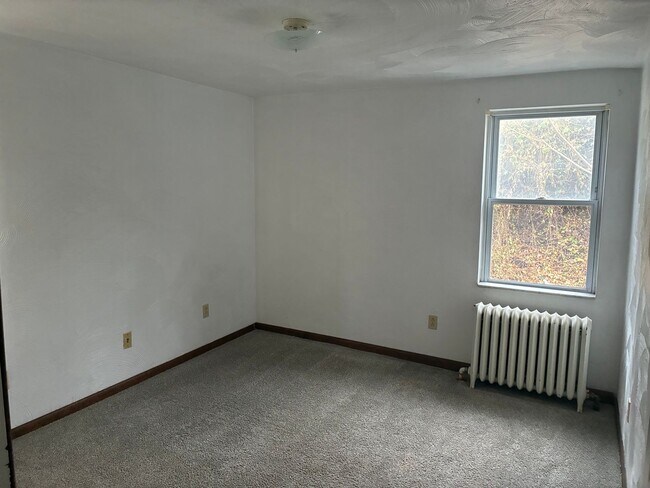 Building Photo - 345 Coltart Ave