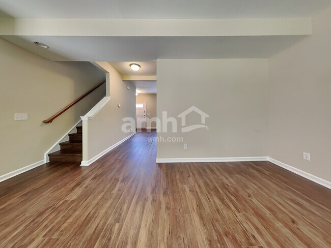 Foto del edificio - 136 Hamilton Ct
