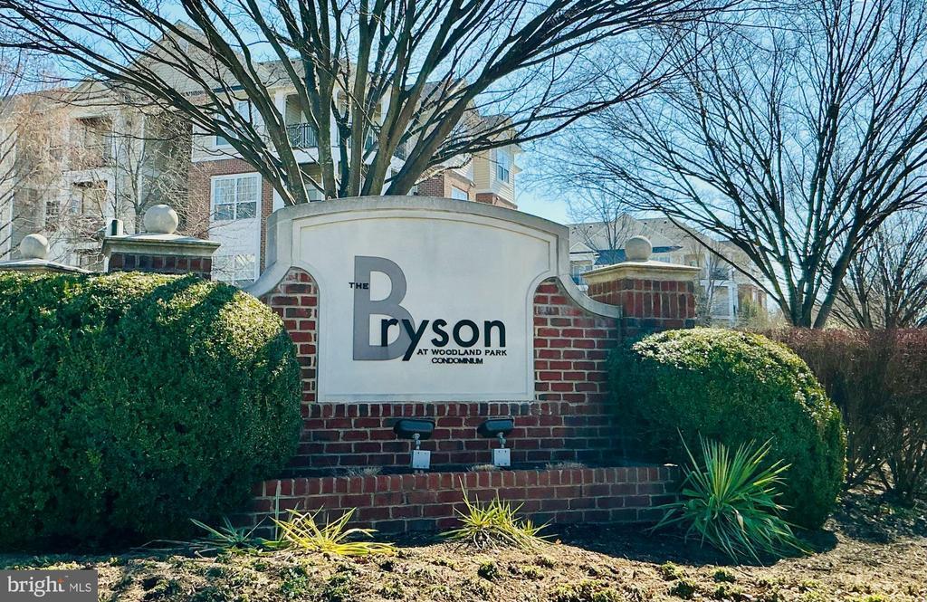 Foto principal - 12937 Centre Park Cir