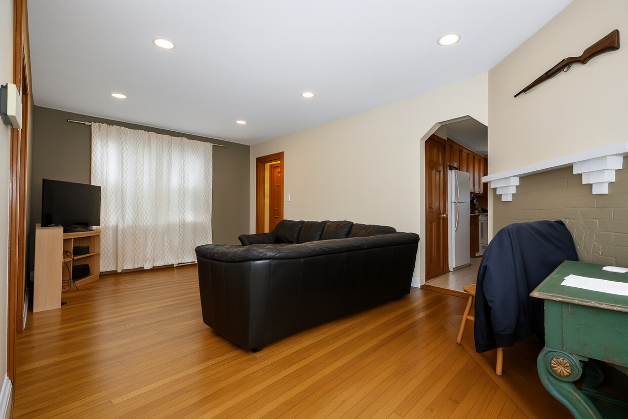 Modern 3-Bedroom Duplex Townhouse | + Priv... - Modern 3-Bedroom Duplex Townhouse | + Priv...
