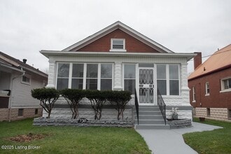 Building Photo - 730 S 38th St