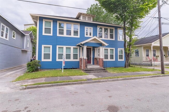Building Photo - 1603 Alamo St