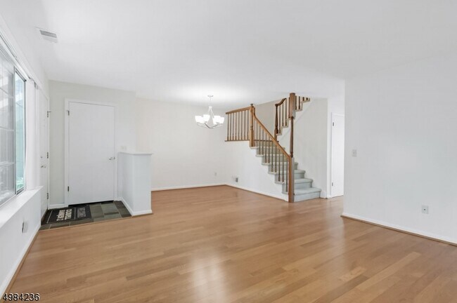 Foto del edificio - 21 Crossfield Ct