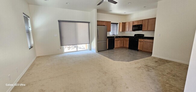 Foto del edificio - 3001 E Butler Ave