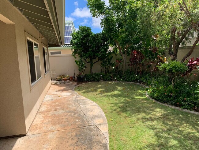 Foto del edificio - 327 Ainahou St