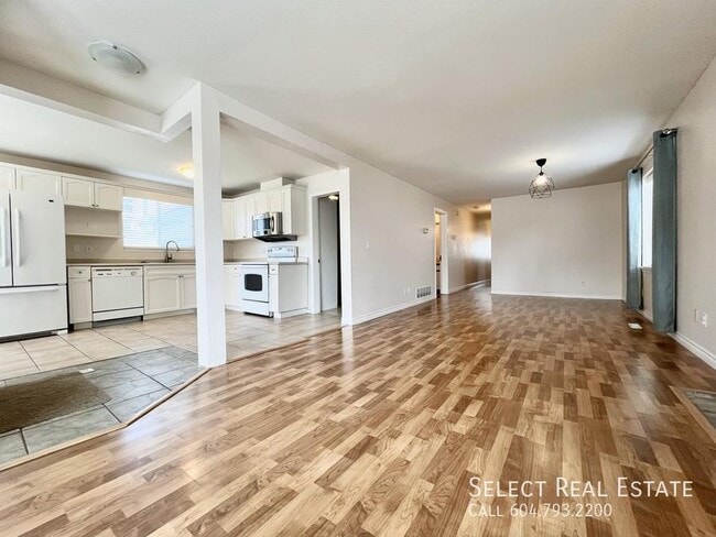 Building Photo - 5614 Kathleen Dr