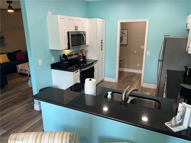 Foto del edificio - 9320 Water Lily Ct