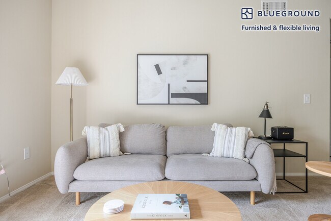 Foto del edificio - 5535 Westlawn Ave