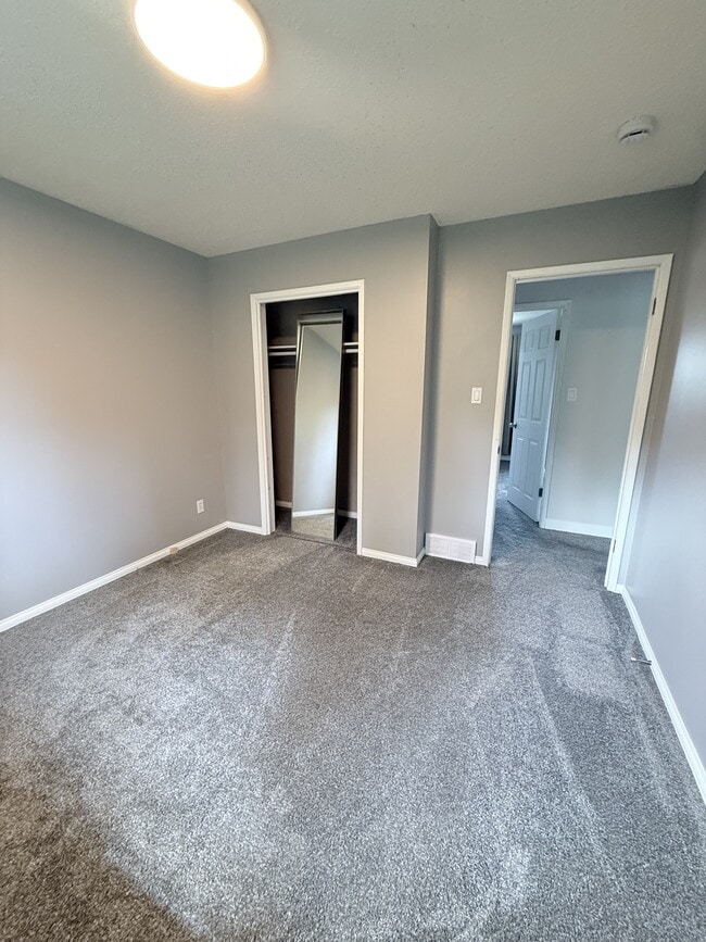 Building Photo - 242 Carleton Dr