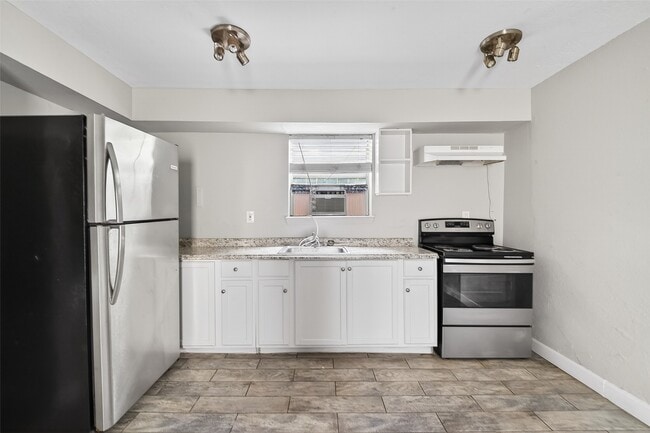 Building Photo - 6832 Avenue I