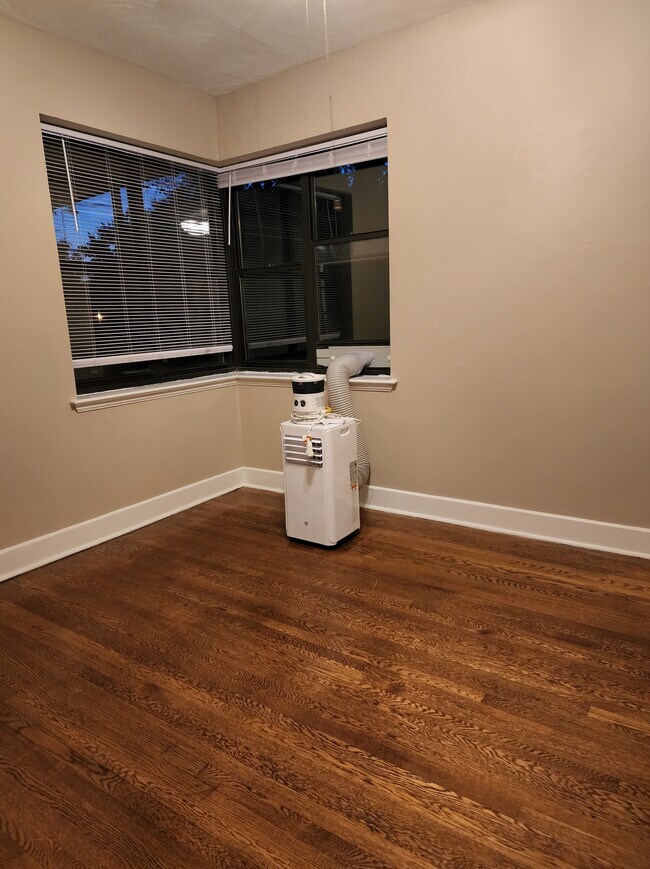 Foto del edificio - 1139 2nd St SW