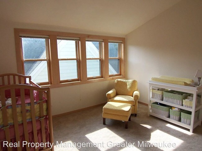 Foto del edificio - 5428-5430 W Cherry St
