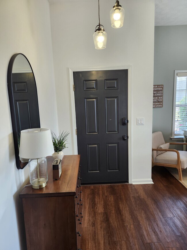 Building Photo - 2018 Chancellor Ridge Rd