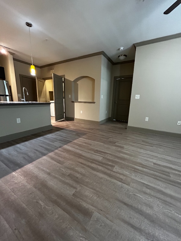 Building Photo - 6520 Jamail Dr