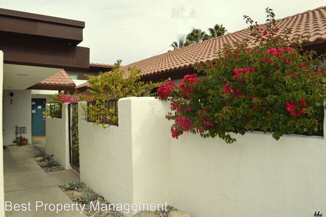 Building Photo - 1 br, 1.5 bath House - 860 N Indian Canyon...