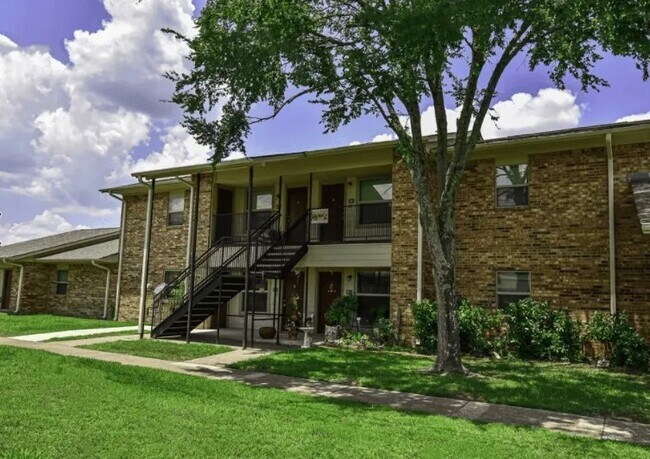 Foto del edificio - 1301 W College St