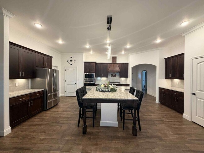 Foto del edificio - 329 E Greystone Square