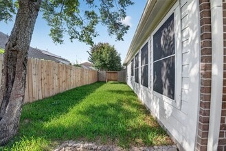 Building Photo - 15506 Fir Woods Ln