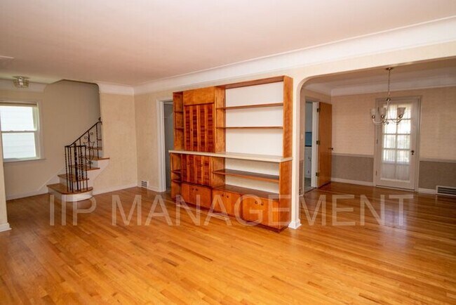 Foto del edificio - Pristine 3 BD Colonial in South Euclid