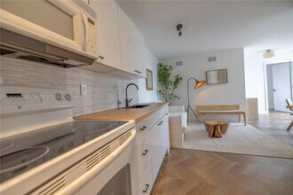 Building Photo - 1255 Collins Ave