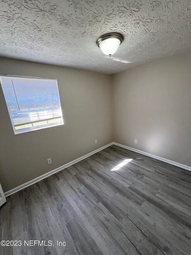 Building Photo - 7635 Praver Dr E