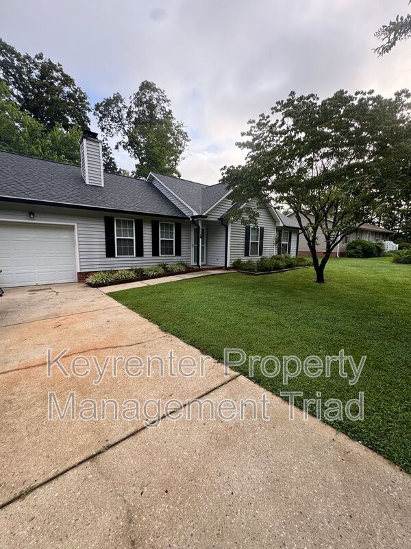 Building Photo - 706 Princess Rd
