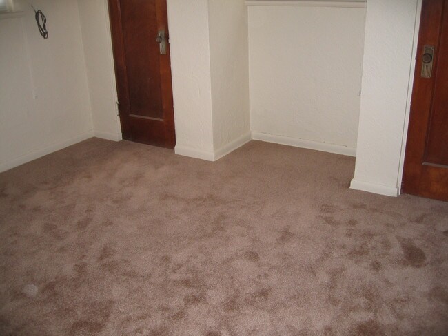 Dormitorio 2/armarios - 865 McClain Rd