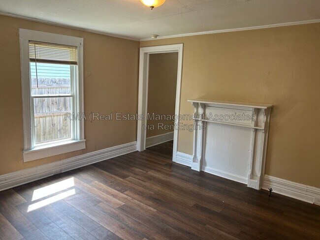 Building Photo - 840 Friedman St