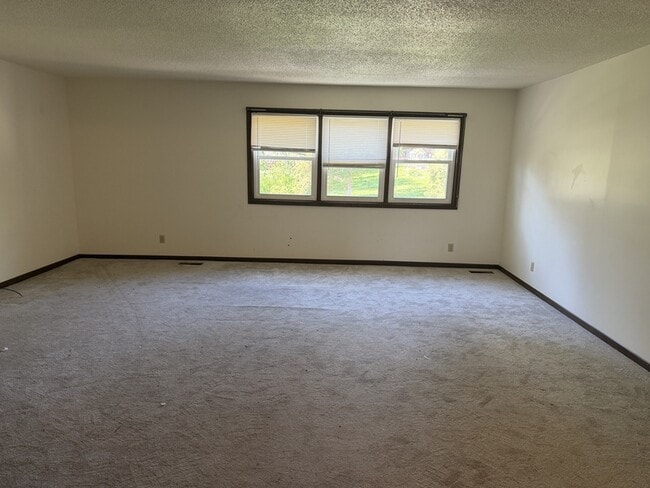 Foto del edificio - 524 Breezy Point Dr
