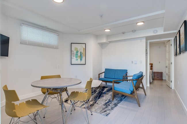 Building Photo - 1429 Haro St