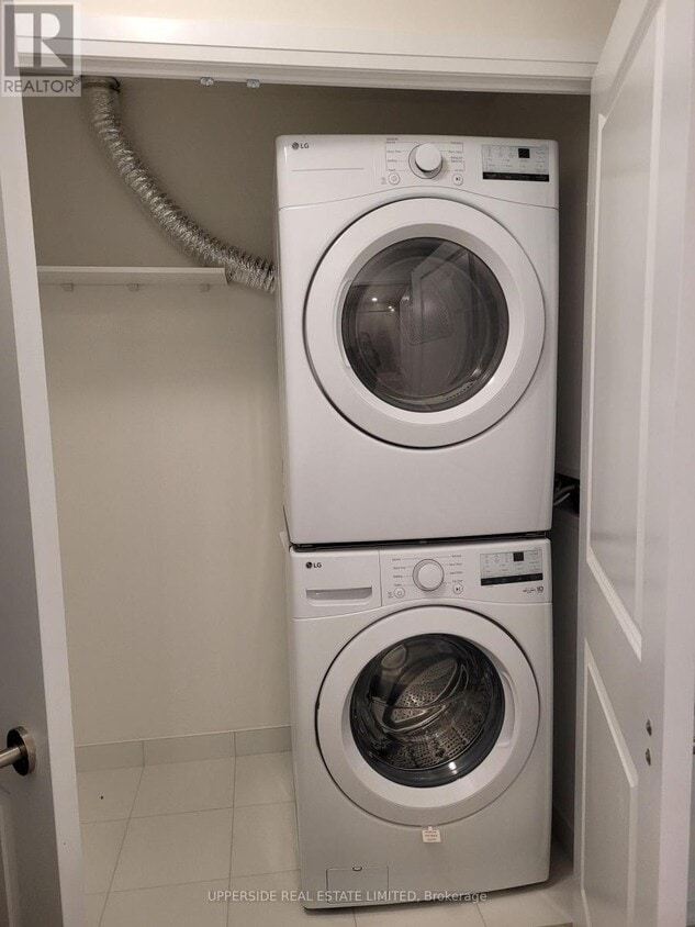 Building Photo - 3270 Sheppard Ave E