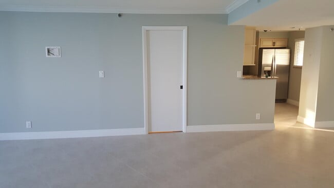 Building Photo - 200 Ocean Trail Way