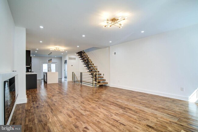 Foto del edificio - 3038 Salmon St