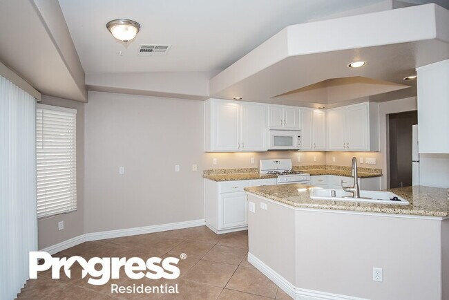 Foto del edificio - 10832 Spruce Bough St