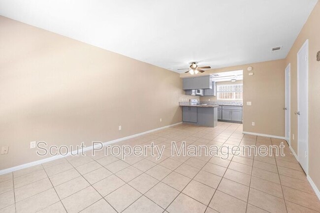 Building Photo - 28911 Calle Del Lago