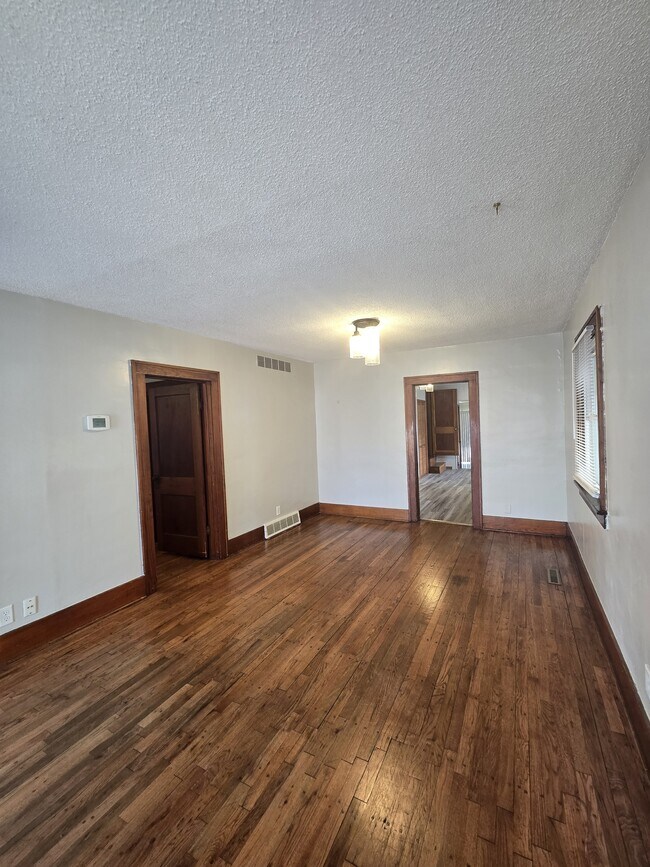 Foto del edificio - 526 Martinson N