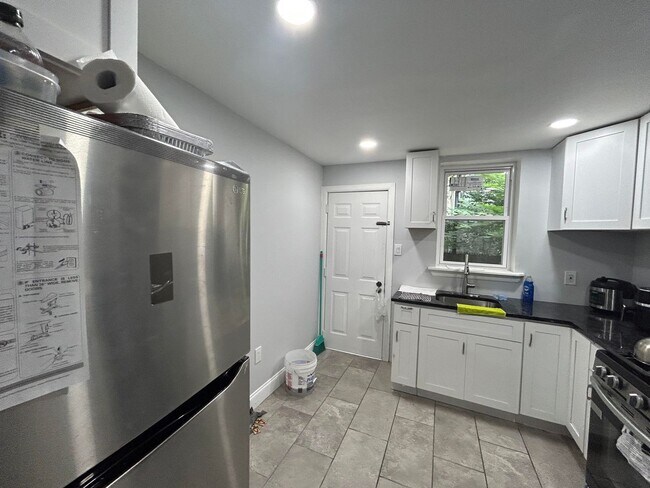 Building Photo - Lovely 3 Bedroom Home - OK for PHA