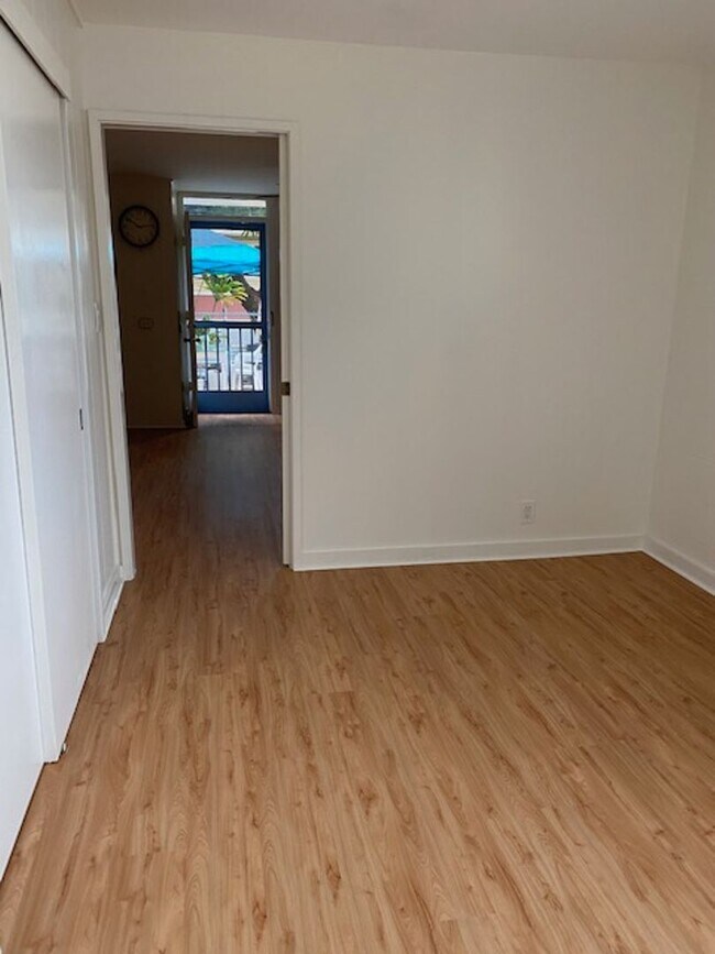 Building Photo - One Bedroom, One Bath $1,550 includes wate...