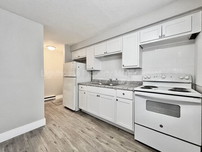 Foto del edificio - 1490 Carmil Dr