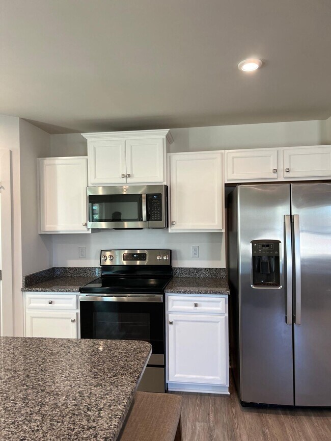 Kitchen - 8804 Kenridge Ln
