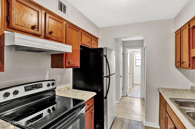 Foto del edificio - 473 Bentwood Ln