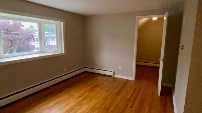 Foto del edificio - 92 Cottage Ave
